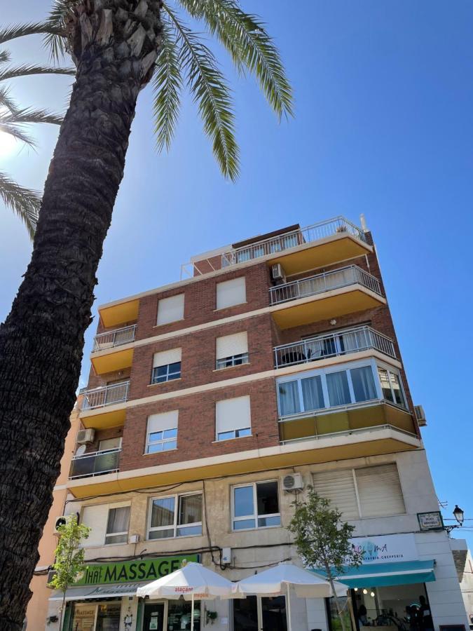 Llorens Dénia Esterno foto